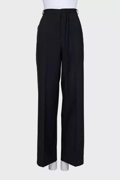 Straight-leg wool trousers with creases