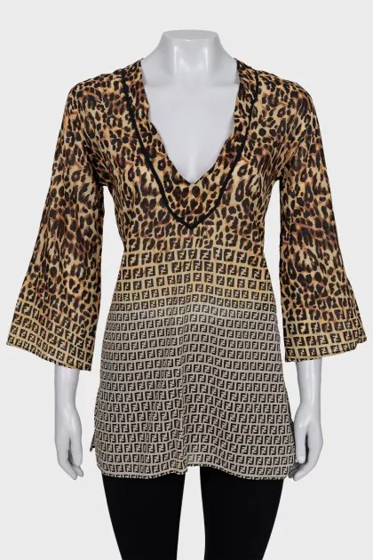 Long blouse with animal print