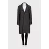 Straight coat with buttoned pockets
