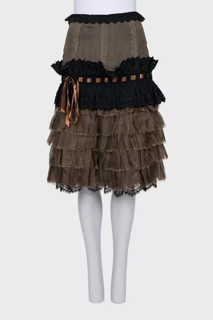 Skirt with draping and lace