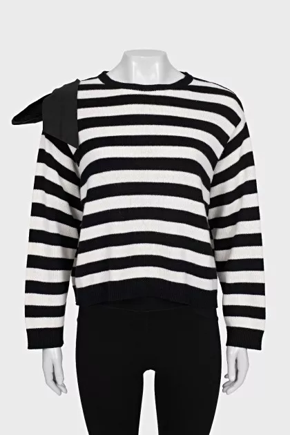 Cashmere jumper decorated with a bow