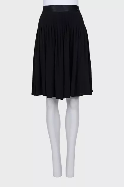 Black zippered skirt