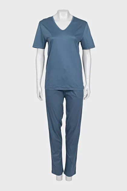 Blue suit consisting of a T-shirt and trousers