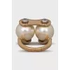 Gold ring with pearls