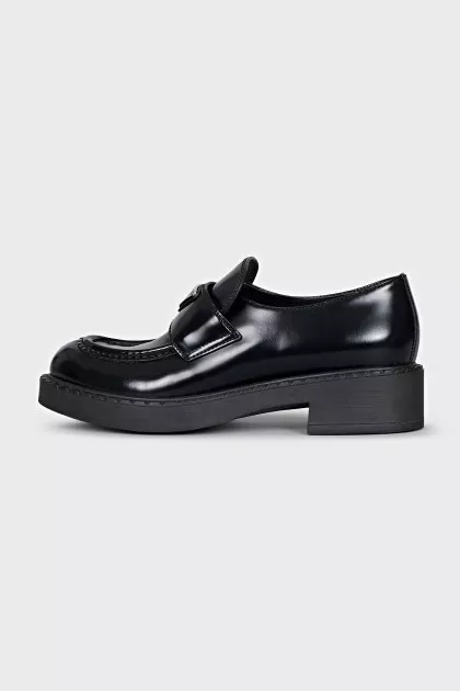 Leather loafers with logo