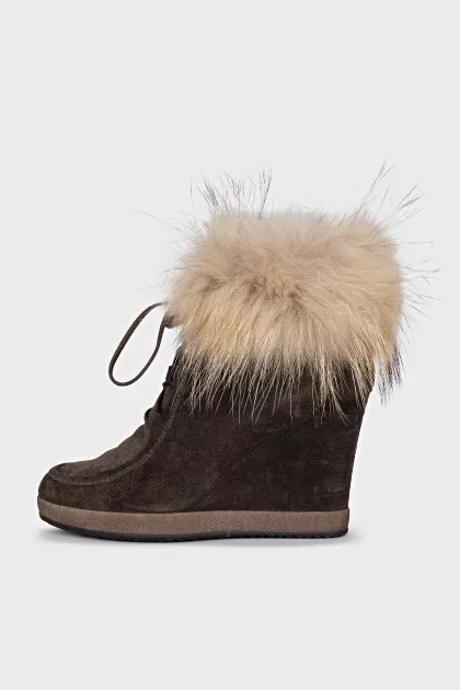 Wedge ankle boots with fur