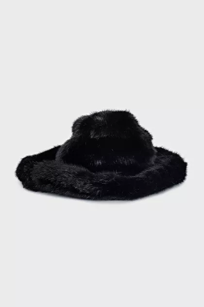 Black fur hat