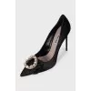 Textile court shoes with decoration