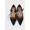 Leather shoes with massive decor