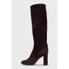 Suede boots with a stable heel