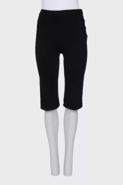 Long shorts with a zipper