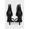 Leather sandals with metal toes