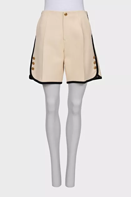 Beige shorts with contrast piping