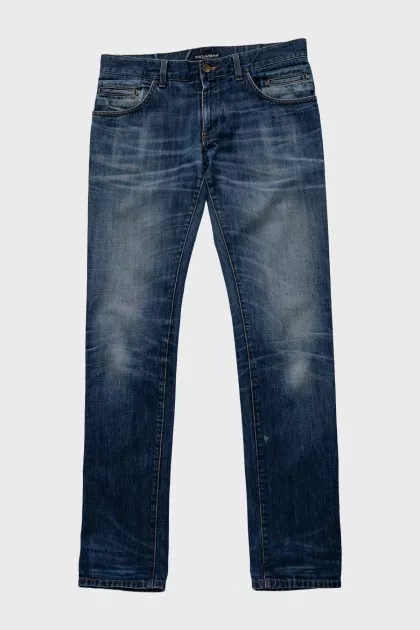 Men's straight-leg jeans with a ripped effect