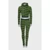 Cashmere set with a relief pattern