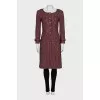 Fitted dress with a round collar