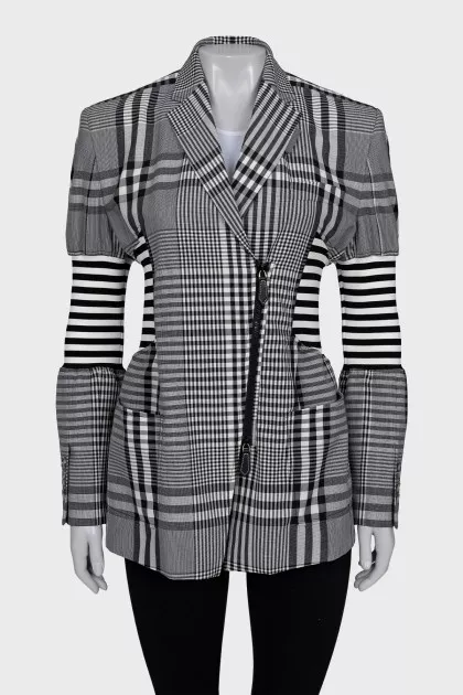 Fitted zip-up jacket with tag