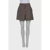 Fitted shorts with pockets