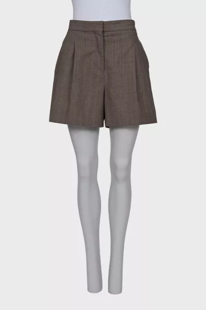 Fitted shorts with pockets