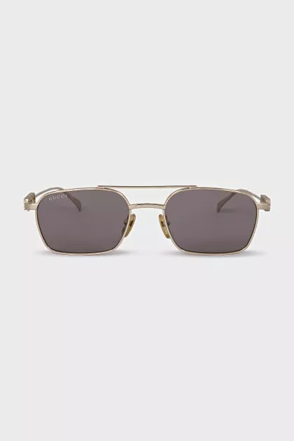 Sunglasses with a massive logo on the brackets