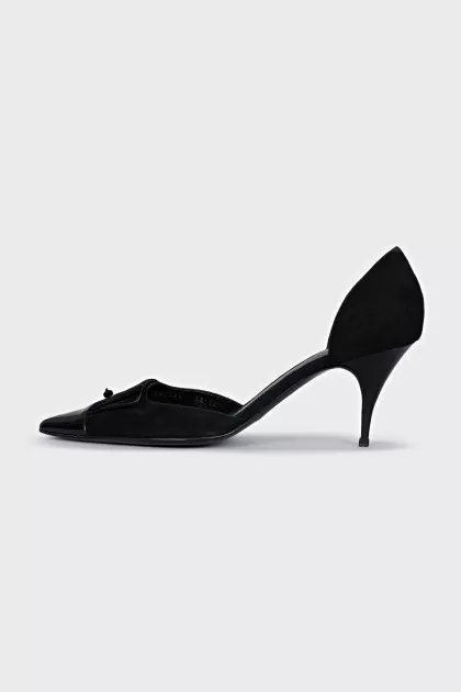 Black suede shoes with beads
