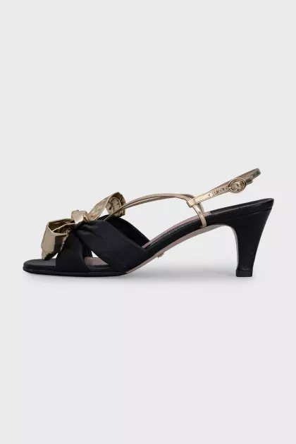 Leather sandals with gold straps