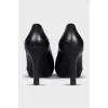 Leather high heels with decoration