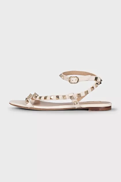 Leather sandals decorated with studs