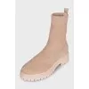 Textile boots without fastening