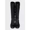 Leather boots with a zipper