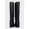 Leather boots with a zipper