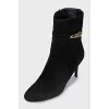 Suede ankle boots with a zipper