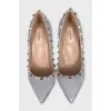 Leather pumps with studs