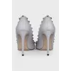 Leather pumps with studs