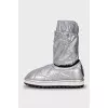 Silver boots with elastic bands