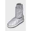 Silver boots with elastic bands
