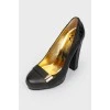 Crocodile-effect leather high-heeled pumps