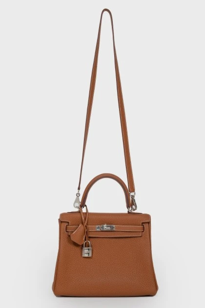 Kelly 25 Bag у шкірі Clemence карамельного кольору