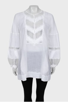 Shirt decorated with lace