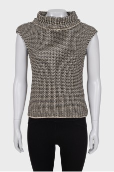 Knitted sleeveless turtleneck