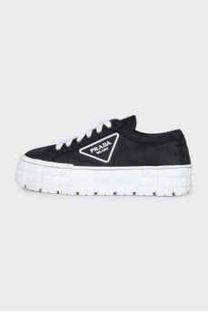 Textile sneakers with a high sole and logo