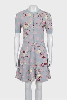 Fitted dress with printed buttons