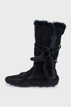 Suede insulated boots with flat soles