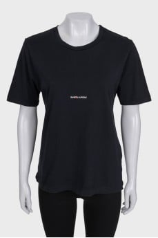 Black straight T-shirt with logo