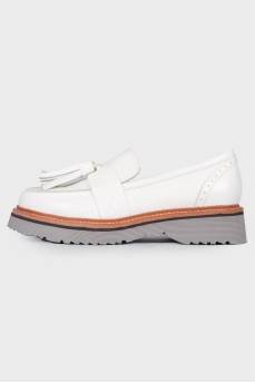 Leather loafers with tassels