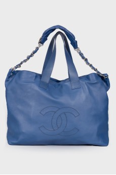 Bag with a mini compartment on a chain