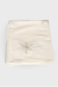 Scarf with embroidered flowers