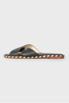 Leather slopes with weaving