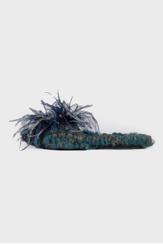 Textile slippers with feathers