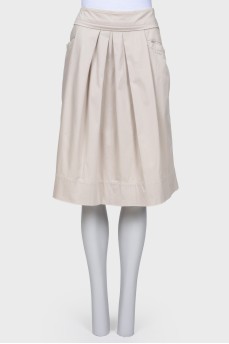 Beige skirt with pockets
